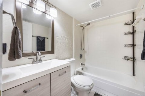 Copropriété à vendre à Orlando, Floride: 2 chambres, 105.82 m2 № 1568345 - photo 15