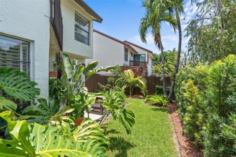 Condo in Miami, Florida, 3 bedrooms  № 1828202 - photo 4