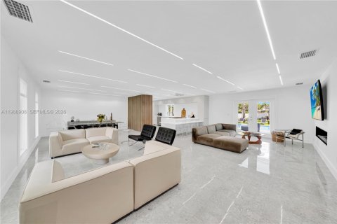 Купить виллу или дом в Майами, Флорида 4 спальни, 226.03м2, № 2056492 - фото 12