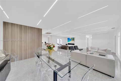 Купить виллу или дом в Майами, Флорида 4 спальни, 226.03м2, № 2056492 - фото 25