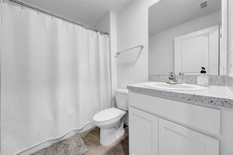 House in Spring Hill, Florida 5 bedrooms, 242.01 sq.m. № 1837858 - photo 18