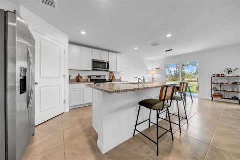 House in Spring Hill, Florida 5 bedrooms, 242.01 sq.m. № 1837858 - photo 6