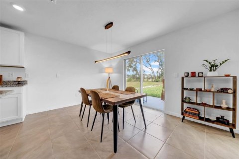 House in Spring Hill, Florida 5 bedrooms, 242.01 sq.m. № 1837858 - photo 17