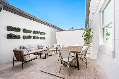 Touwnhouse à vendre à Venice, Floride: 3 chambres, 158.49 m2 № 2395540 - photo 12