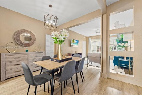 Снять в аренду квартиру в Майами-Бич, Флорида 2 спальни, 83.61м2, № 1926004 - фото 7