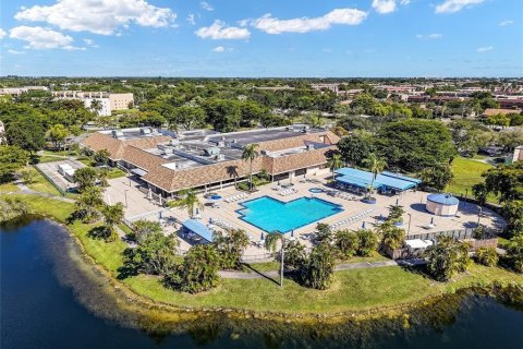Condo in Sunrise, Florida, 2 bedrooms  № 2262302