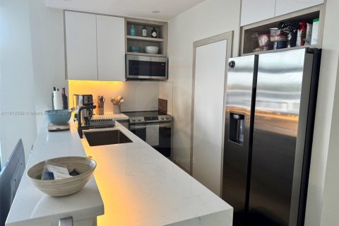 Copropriété à louer à Miami Beach, Floride: 2 chambres, 101.82 m2 № 1787056 - photo 9