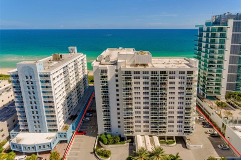 Copropriété à louer à Miami Beach, Floride: 2 chambres, 101.82 m2 № 1787056 - photo 1