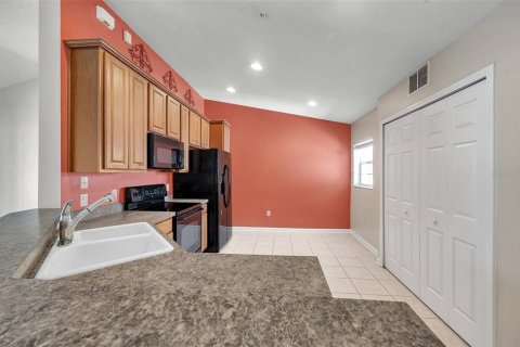 Townhouse in Riverview, Florida 3 bedrooms, 164.53 sq.m. № 1722941 - photo 10