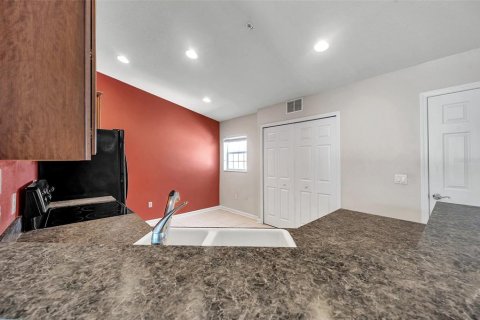 Townhouse in Riverview, Florida 3 bedrooms, 164.53 sq.m. № 1722941 - photo 8