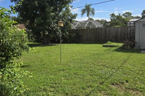 House in Edgewater, Florida 3 bedrooms, 168.43 sq.m. № 1829654 - photo 8