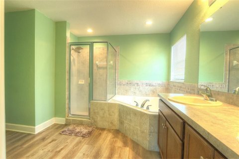House in Frostproof, Florida 4 bedrooms, 166.85 sq.m. № 2147999 - photo 22