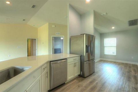 House in Frostproof, Florida 4 bedrooms, 166.85 sq.m. № 2147999 - photo 5
