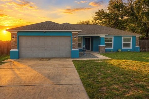 House in Frostproof, Florida 4 bedrooms, 166.85 sq.m. № 2147999