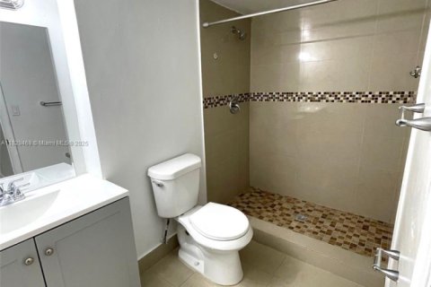 Condo in Miami, Florida, 1 bedroom  № 1802541 - photo 14