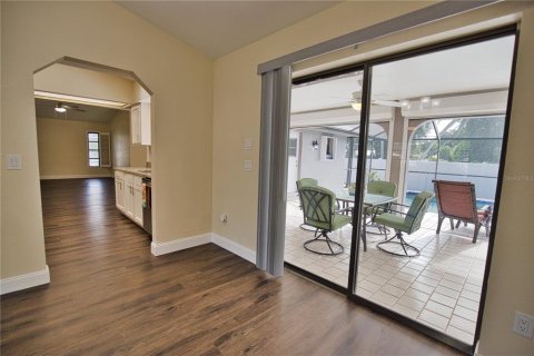 House in Port Charlotte, Florida 3 bedrooms, 222.32 sq.m. № 1426689 - photo 12