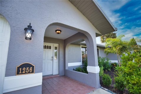 House in Port Charlotte, Florida 3 bedrooms, 222.32 sq.m. № 1426689 - photo 4