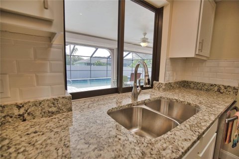 House in Port Charlotte, Florida 3 bedrooms, 222.32 sq.m. № 1426689 - photo 17