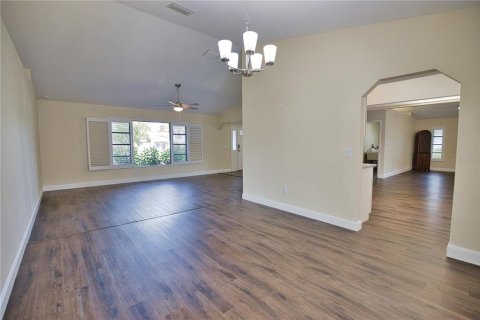 House in Port Charlotte, Florida 3 bedrooms, 222.32 sq.m. № 1426689 - photo 11
