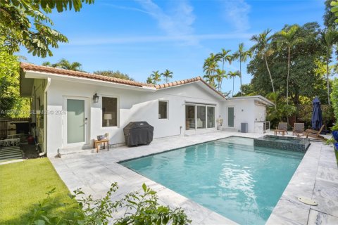 House in Miami Shores, Florida 4 bedrooms, 238.85 sq.m. № 2414475