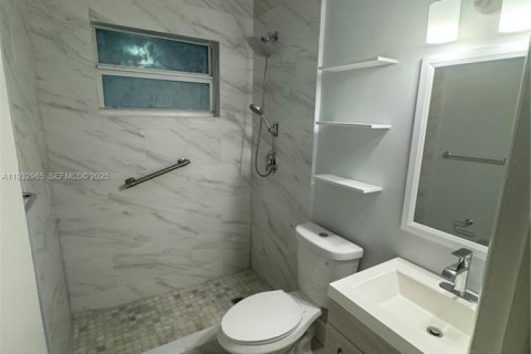 Снять в аренду виллу или дом в Холливуд, Флорида 2 спальни, 119.29м2, № 1991793 - фото 9