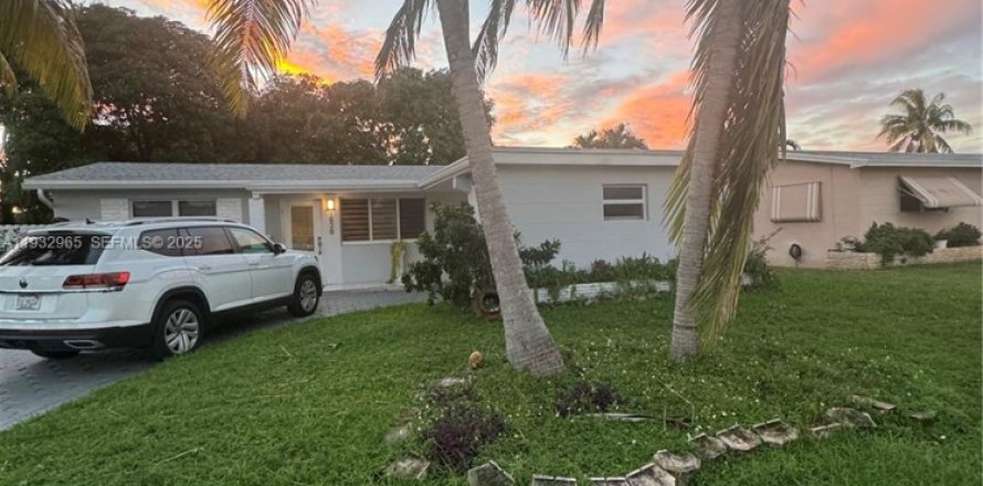 Дом в Холливуд, Флорида 2 спальни, 119.29м2 № 1991793