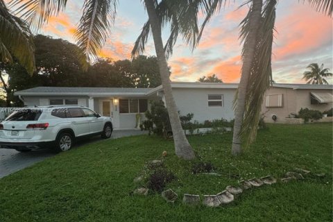 Снять в аренду виллу или дом в Холливуд, Флорида 2 спальни, 119.29м2, № 1991793 - фото 22