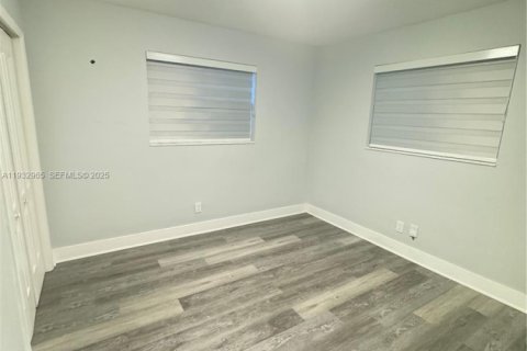 Снять в аренду виллу или дом в Холливуд, Флорида 2 спальни, 119.29м2, № 1991793 - фото 11