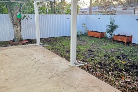 Снять в аренду виллу или дом в Холливуд, Флорида 2 спальни, 119.29м2, № 1991793 - фото 16