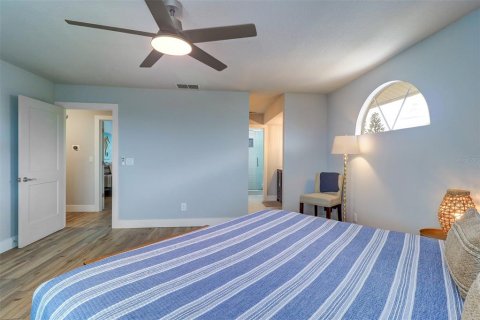 Commercial property in Indian Rocks Beach, Florida 6 bedrooms, 379.04 sq.m. № 1885090 - photo 28