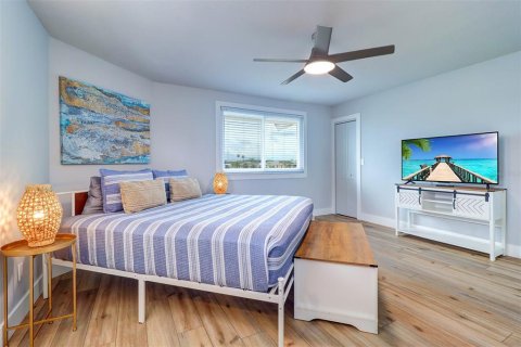 Commercial property in Indian Rocks Beach, Florida 6 bedrooms, 379.04 sq.m. № 1885090 - photo 27