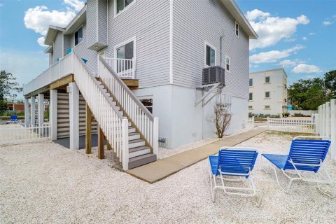 Commercial property in Indian Rocks Beach, Florida 6 bedrooms, 379.04 sq.m. № 1885090 - photo 8