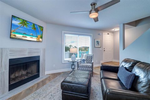 Commercial property in Indian Rocks Beach, Florida 6 bedrooms, 379.04 sq.m. № 1885090 - photo 20