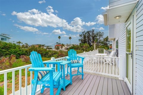 Commercial property in Indian Rocks Beach, Florida 6 bedrooms, 379.04 sq.m. № 1885090 - photo 23