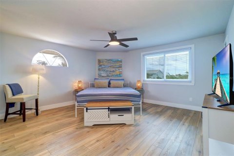 Commercial property in Indian Rocks Beach, Florida 6 bedrooms, 379.04 sq.m. № 1885090 - photo 26