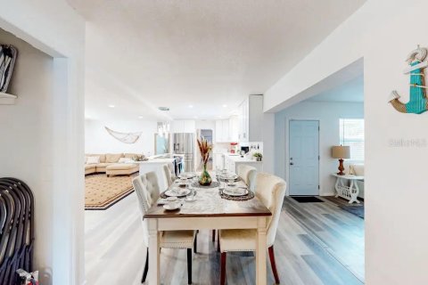 Casa en alquiler en Clearwater, Florida, 4 dormitorios, 189.71 m2 № 1909373 - foto 11