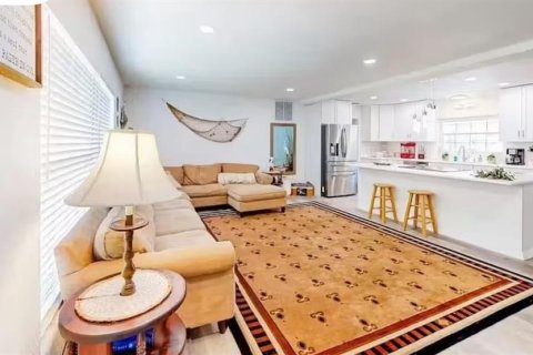 Casa en alquiler en Clearwater, Florida, 4 dormitorios, 189.71 m2 № 1909373 - foto 4