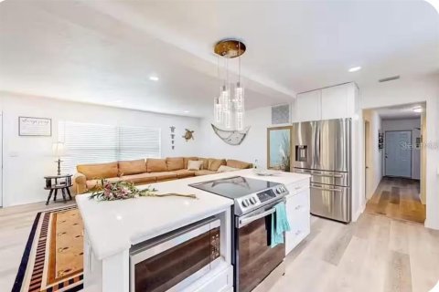 Casa en alquiler en Clearwater, Florida, 4 dormitorios, 189.71 m2 № 1909373 - foto 7