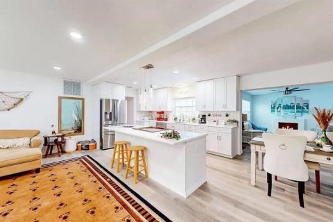 Casa en alquiler en Clearwater, Florida, 4 dormitorios, 189.71 m2 № 1909373 - foto 6