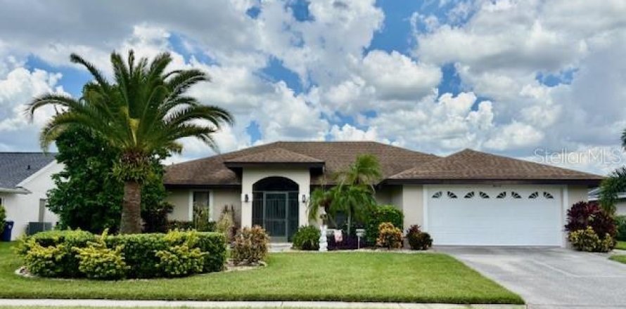 Casa en Bradenton, Florida 4 dormitorios, 249.07 m2 № 1900664