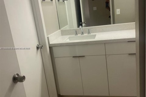 Copropriété à vendre à Miami, Floride: 3 chambres, 107.77 m2 № 1941885 - photo 9