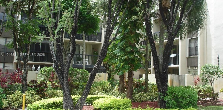 Кондоминиум с 1 спальней в Майами, Флорида № 2001812