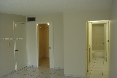 Снять в аренду кондоминиум в Майами, Флорида 1 спальня, 73.11м2, № 2001812 - фото 8