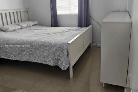 Apartamento en alquiler en Miami, Florida, 2 dormitorios, 1563.92 m2 № 2080251 - foto 6