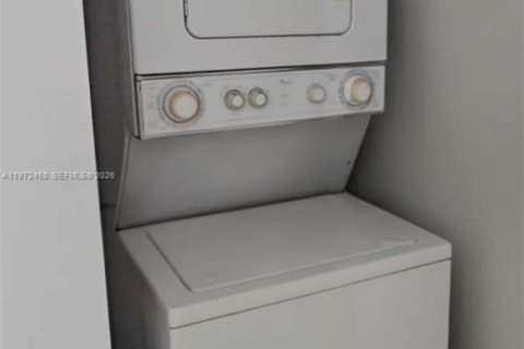 Apartamento en alquiler en Miami, Florida, 2 dormitorios, 1563.92 m2 № 2080251 - foto 8