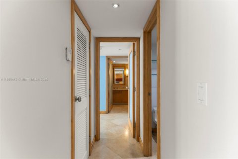 Condominio en alquiler en Miami Beach, Florida, 1 dormitorio, 95.41 m2 № 1929297 - foto 20
