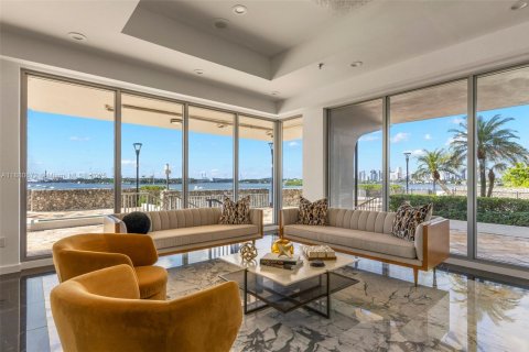 Condominio en alquiler en Miami Beach, Florida, 1 dormitorio, 95.41 m2 № 1929297 - foto 21