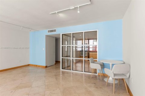 Condominio en alquiler en Miami Beach, Florida, 1 dormitorio, 95.41 m2 № 1929297 - foto 6
