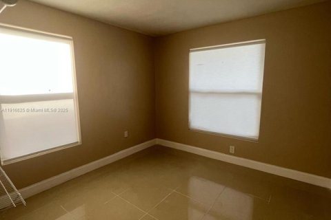 Снять в аренду виллу или дом в Форт-Лодердейл, Флорида 1 спальня, 169.27м2, № 2035044 - фото 11