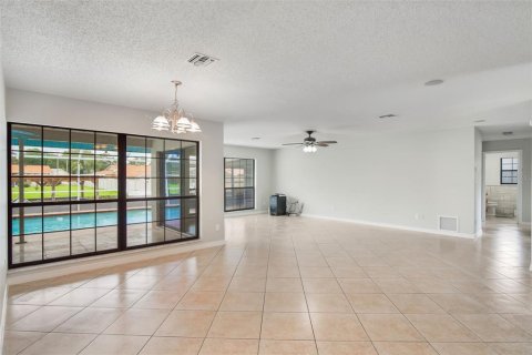 House in Tavares, Florida 3 bedrooms, 160.07 sq.m. № 1686513 - photo 11